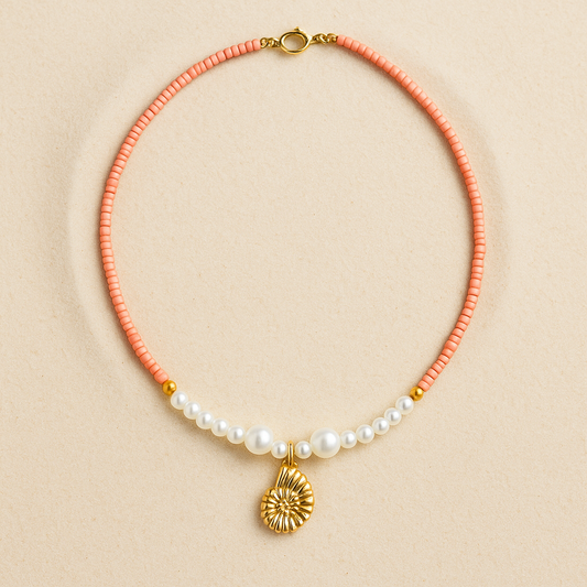 Collar Caracola Dorada – edición Coral